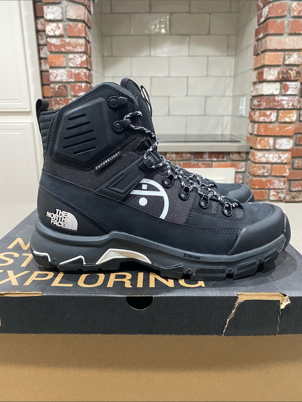 NIB north face steep tech crestvale hiking boot womens 10
